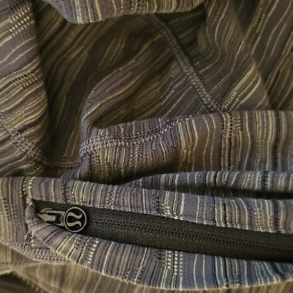 259. Lululemon Daily Practice Jacket - Picture 12 of 12